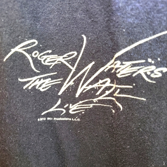 Roger Waters "The Wall" Tee. GUC. - Picture 2 of 5
